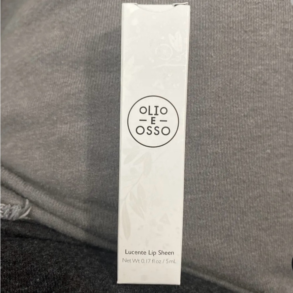 Color - Vero Rosso. New in box.
